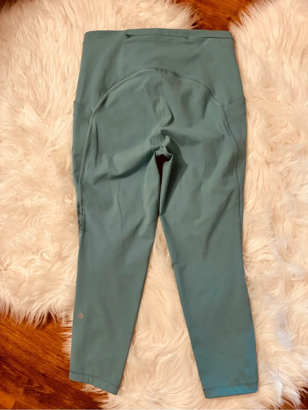 Lululemon NWOT Swift Speed HR Crop 23” Tidal Teal Sz 8 Style #LW6CUZS Stunning